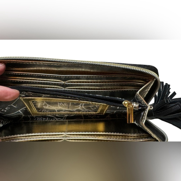 BETSEY JOHNSON Wallet - Picture 2 of 8